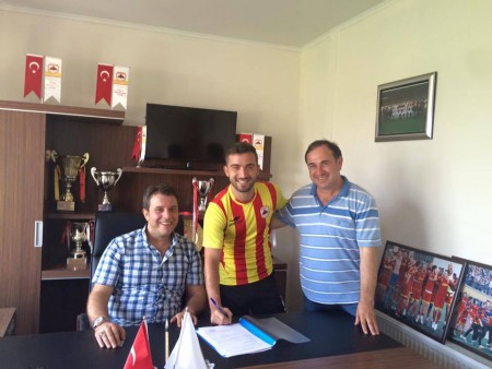 Kartalspordan Mesut Uzun ÇATALCASPOR'DA